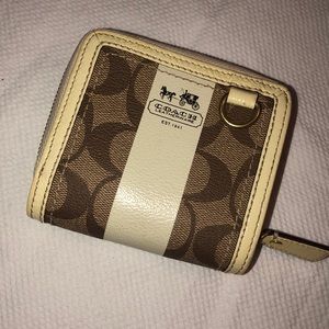 Coach Wallet - White (very gently used)